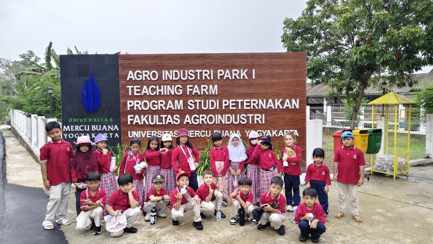 Kenalkan Dunia Peternakan Sejak Dini, Agroindustri Park Prodi Peternakan UMBY terima Kunjungan Siswa SD Kesatuan Bangsa